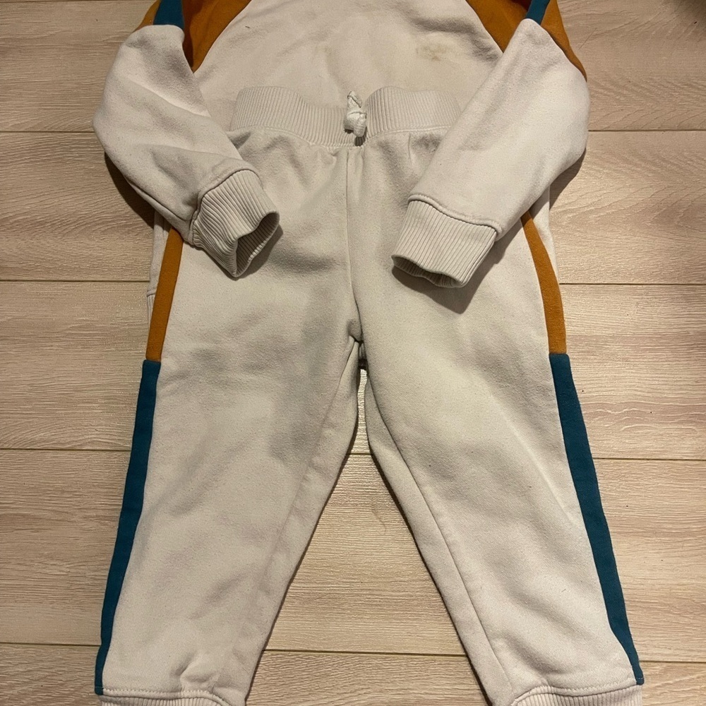 Set of 7 baby/ toddler bodysuit costume pants shirts 2 t+ converse sneakers Sz5 - Picture 10 of 15